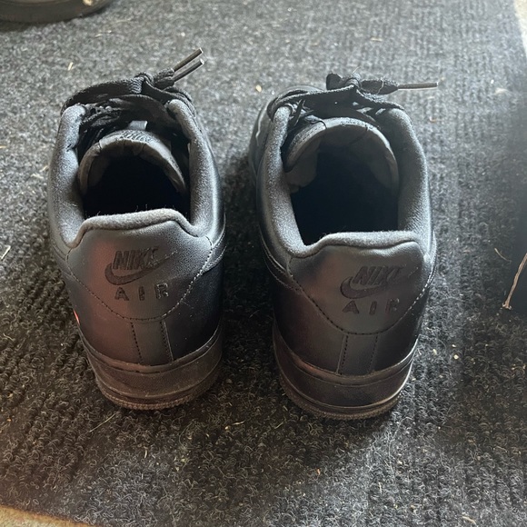 COPY - Supreme X Air Force 1.  Size 9 no creases comes with box and extra supre… - Picture 6 of 9